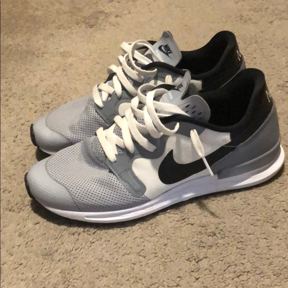 Men’s size 10 Nike’s